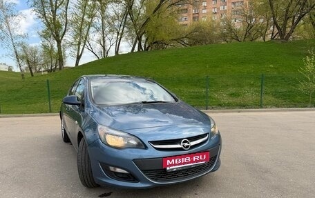 Opel Astra J, 2013 год, 820 000 рублей, 2 фотография