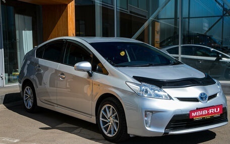 Toyota Prius, 2015 год, 1 098 000 рублей, 5 фотография