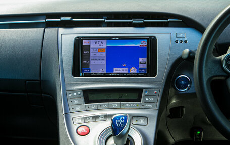 Toyota Prius, 2015 год, 1 098 000 рублей, 17 фотография