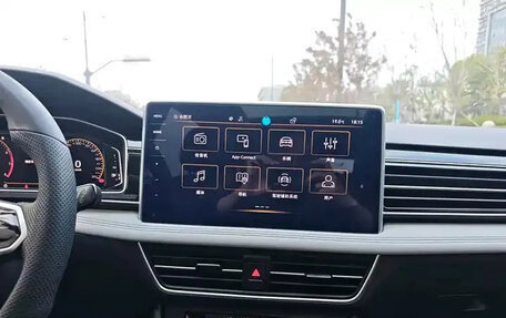 Volkswagen Tiguan II, 2023 год, 2 430 000 рублей, 13 фотография