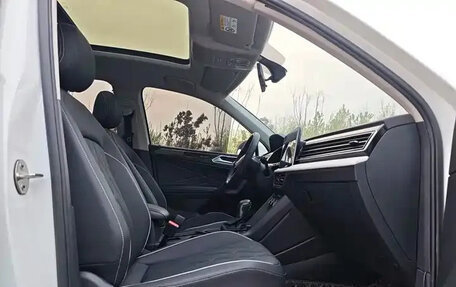 Volkswagen Tiguan II, 2023 год, 2 430 000 рублей, 12 фотография