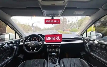 Volkswagen Tiguan II, 2023 год, 2 430 000 рублей, 10 фотография