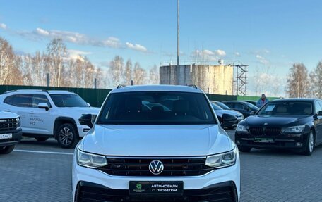 Volkswagen Tiguan II, 2021 год, 4 050 000 рублей, 3 фотография