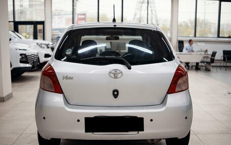 Toyota Vitz, 2005 год, 495 000 рублей, 5 фотография