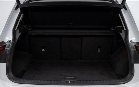 Volkswagen Tiguan II, 2019 год, 1 800 000 рублей, 14 фотография