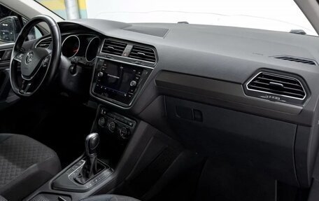 Volkswagen Tiguan II, 2019 год, 1 800 000 рублей, 13 фотография