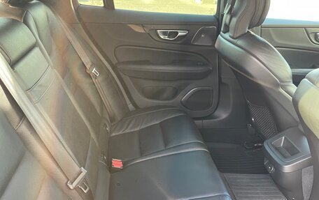Volvo V60 Cross Country II, 2020 год, 3 500 000 рублей, 14 фотография