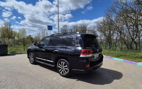 Toyota Land Cruiser 200, 2018 год, 9 300 000 рублей, 3 фотография