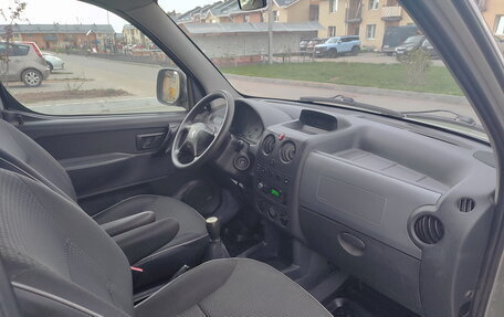 Peugeot Partner II рестайлинг 2, 2004 год, 279 000 рублей, 11 фотография
