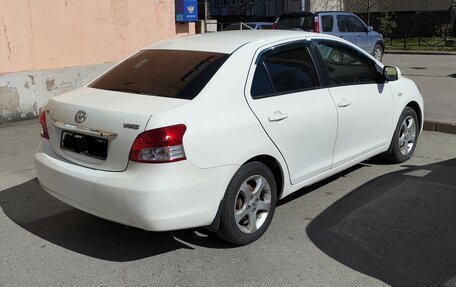 Toyota Yaris III рестайлинг, 2008 год, 649 000 рублей, 1 фотография