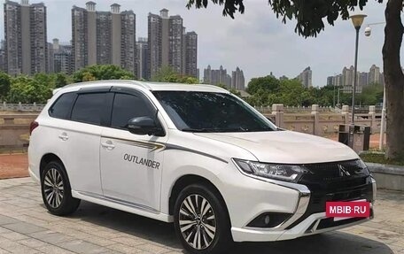 Mitsubishi Outlander III рестайлинг 3, 2021 год, 2 100 888 рублей, 3 фотография