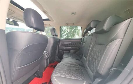 Mitsubishi Outlander III рестайлинг 3, 2021 год, 2 100 888 рублей, 7 фотография