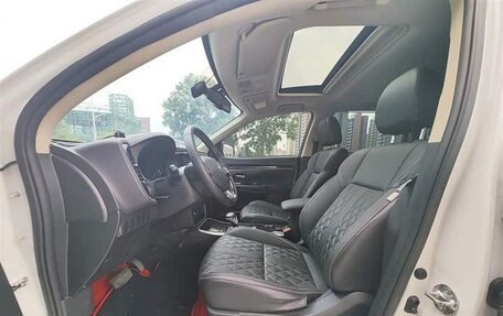 Mitsubishi Outlander III рестайлинг 3, 2021 год, 2 100 888 рублей, 9 фотография