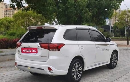 Mitsubishi Outlander III рестайлинг 3, 2021 год, 2 100 888 рублей, 5 фотография