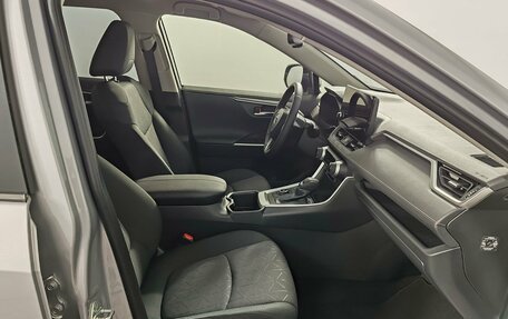 Toyota RAV4, 2025 год, 5 690 000 рублей, 18 фотография