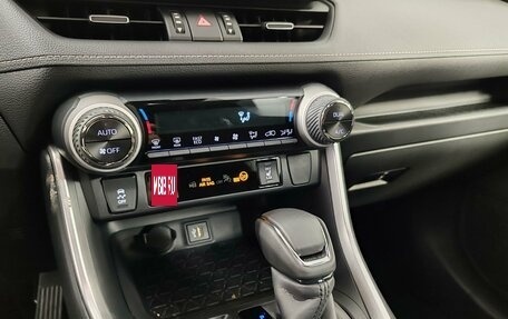 Toyota RAV4, 2025 год, 5 690 000 рублей, 17 фотография