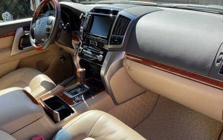 Toyota Land Cruiser 200, 2012 год, 3 400 000 рублей, 2 фотография