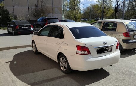 Toyota Yaris III рестайлинг, 2008 год, 649 000 рублей, 2 фотография