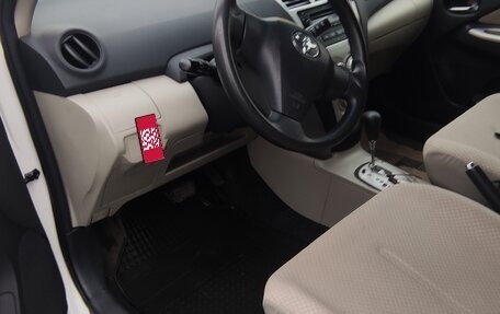 Toyota Yaris III рестайлинг, 2008 год, 649 000 рублей, 4 фотография