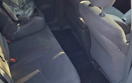 Toyota Prius, 2011 год, 1 250 000 рублей, 17 фотография