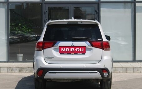 Mitsubishi Outlander III рестайлинг 3, 2020 год, 2 820 000 рублей, 9 фотография
