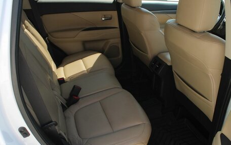 Mitsubishi Outlander III рестайлинг 3, 2020 год, 2 820 000 рублей, 26 фотография