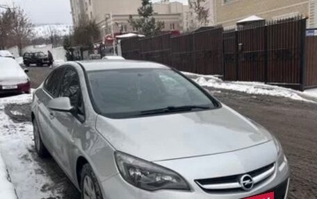 Opel Astra J, 2013 год, 980 000 рублей, 1 фотография