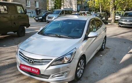 Hyundai Solaris II рестайлинг, 2014 год, 1 000 000 рублей, 1 фотография