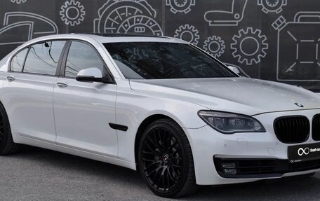 BMW 7 серия, 2012 год, 1 фотография