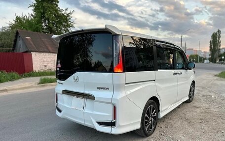 Honda Stepwgn IV, 2021 год, 2 180 000 рублей, 4 фотография