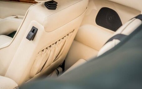 Aston Martin Virage II, 1992 год, 14 000 000 рублей, 17 фотография