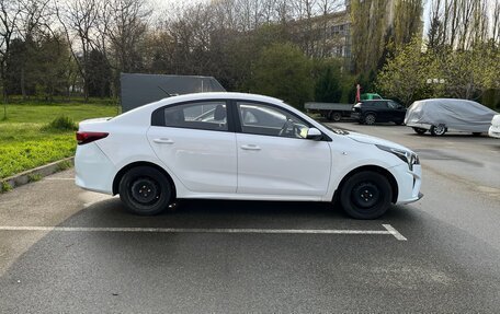 KIA Rio IV, 2021 год, 1 030 000 рублей, 4 фотография