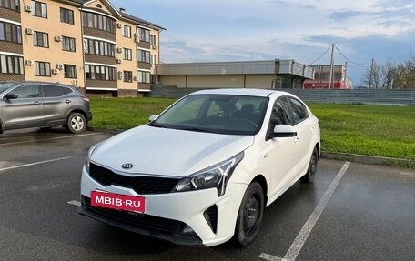 KIA Rio IV, 2021 год, 1 030 000 рублей, 2 фотография