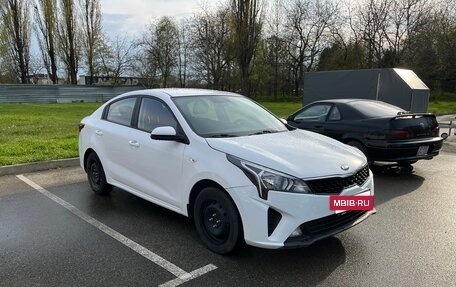 KIA Rio IV, 2021 год, 1 030 000 рублей, 3 фотография