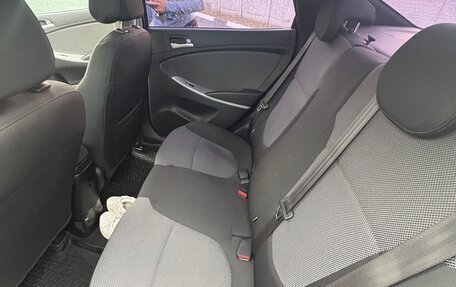 Hyundai Solaris II рестайлинг, 2013 год, 1 000 000 рублей, 9 фотография