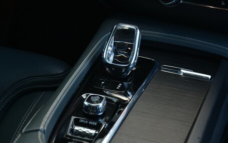 Volvo XC90 II рестайлинг, 2020 год, 4 800 000 рублей, 24 фотография