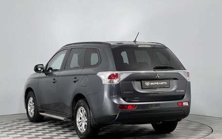 Mitsubishi Outlander III рестайлинг 3, 2014 год, 1 620 000 рублей, 7 фотография