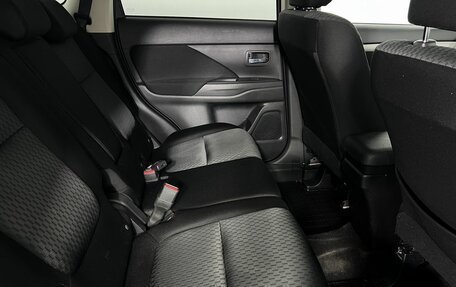 Mitsubishi Outlander III рестайлинг 3, 2014 год, 1 620 000 рублей, 11 фотография