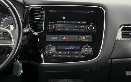 Mitsubishi Outlander III рестайлинг 3, 2014 год, 1 620 000 рублей, 15 фотография