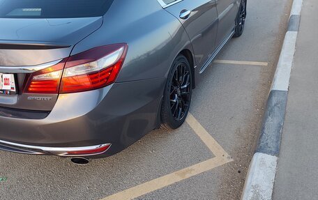 Honda Accord IX рестайлинг, 2015 год, 1 850 000 рублей, 13 фотография