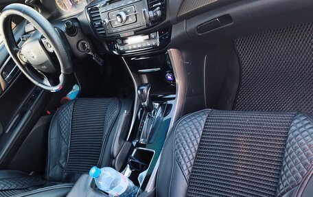 Honda Accord IX рестайлинг, 2015 год, 1 850 000 рублей, 19 фотография