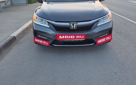 Honda Accord IX рестайлинг, 2015 год, 1 850 000 рублей, 10 фотография