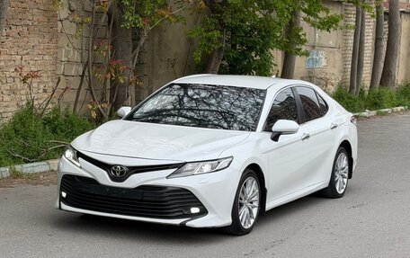Toyota Camry, 2019 год, 1 750 000 рублей, 2 фотография