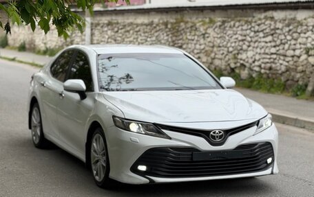 Toyota Camry, 2019 год, 1 750 000 рублей, 3 фотография