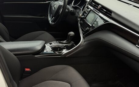 Toyota Camry, 2019 год, 1 750 000 рублей, 9 фотография