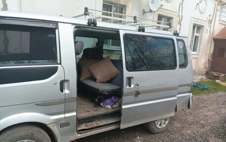 Mazda Bongo IV, 2003 год, 400 000 рублей, 7 фотография