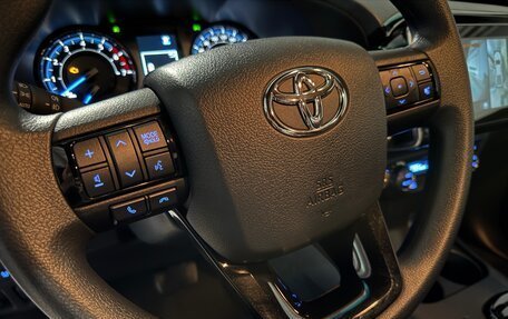 Toyota Hilux VIII, 2025 год, 6 890 000 рублей, 29 фотография
