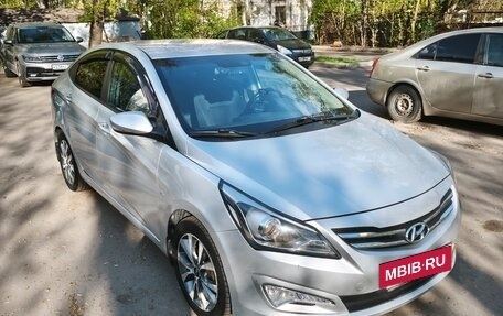 Hyundai Solaris II рестайлинг, 2014 год, 1 000 000 рублей, 2 фотография