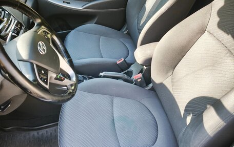 Hyundai Solaris II рестайлинг, 2014 год, 1 000 000 рублей, 8 фотография
