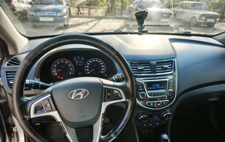 Hyundai Solaris II рестайлинг, 2014 год, 1 000 000 рублей, 9 фотография